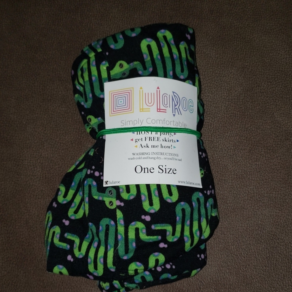 Lularoe snake leggings one size